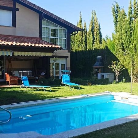 阿耶圭Vivienda El Olivo Con Piscina Privada Y Jardin.别墅 外观 照片