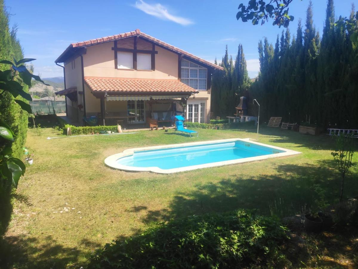 阿耶圭Vivienda El Olivo Con Piscina Privada Y Jardin.别墅 外观 照片