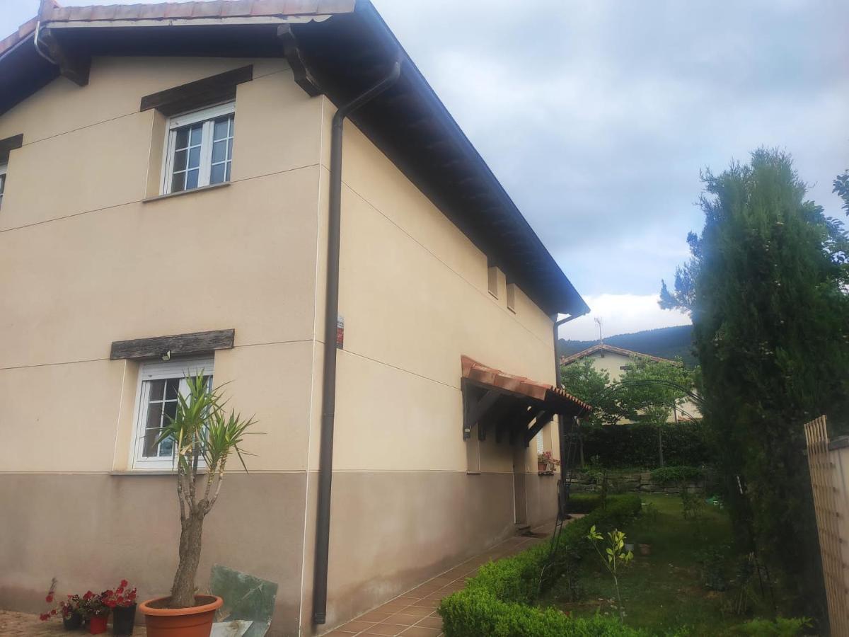 阿耶圭Vivienda El Olivo Con Piscina Privada Y Jardin.别墅 外观 照片
